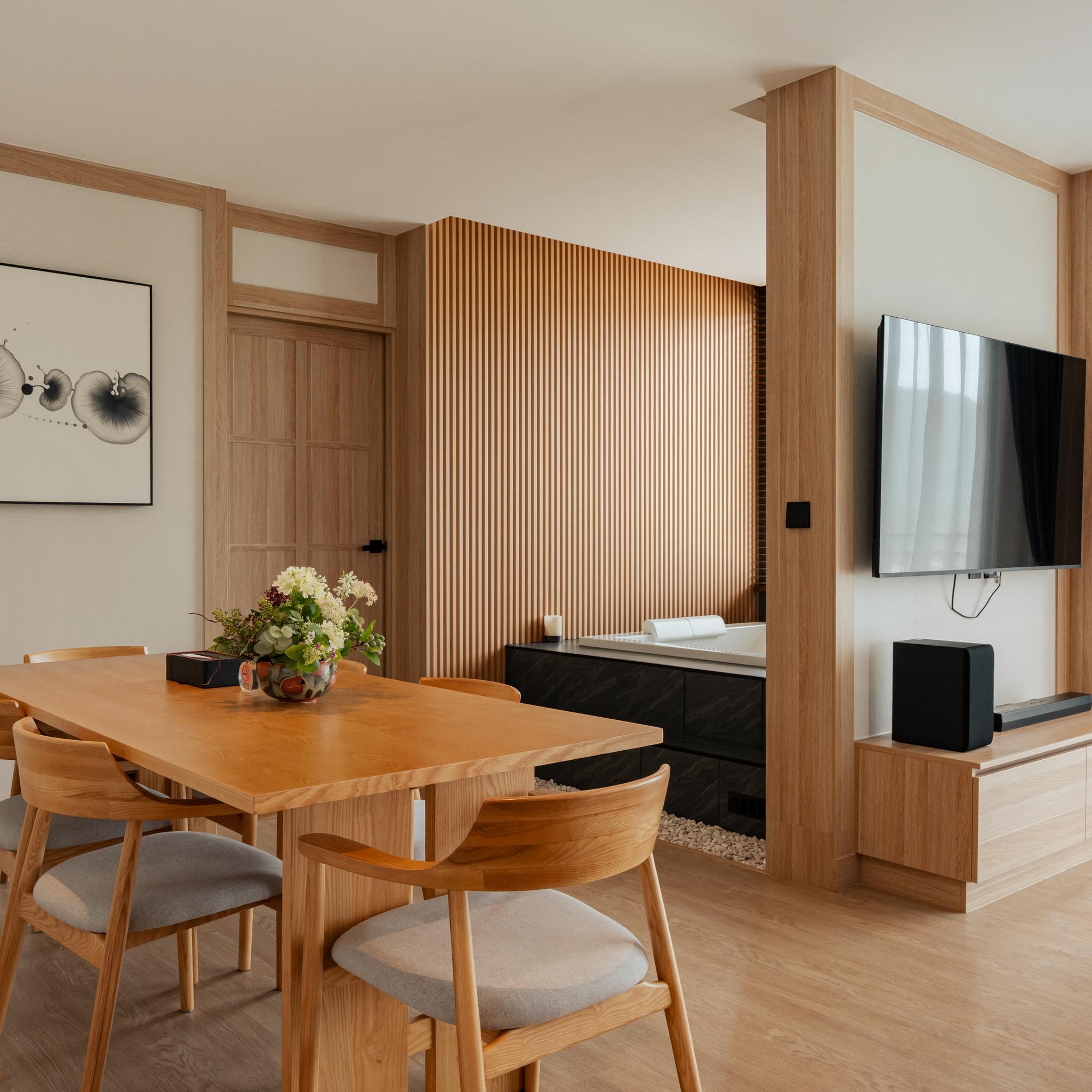 Signature Jacuzzi Two Bedroom Suite