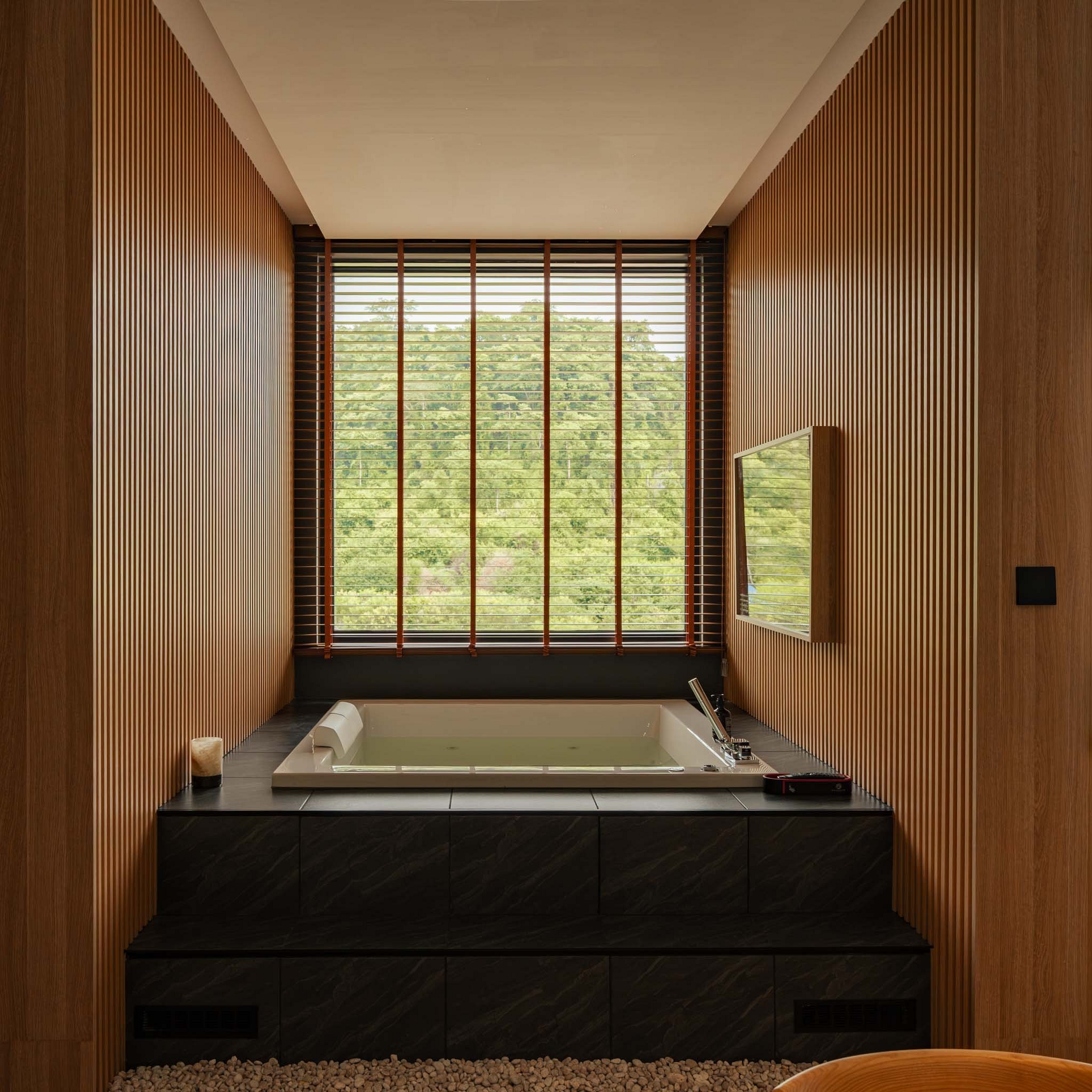 Signature Jacuzzi Two Bedroom Suite